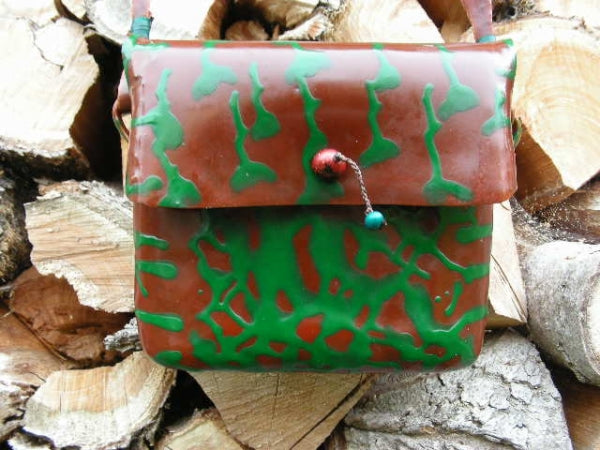 Vegane Kapanga Umhängetasche mittel - bunt oder grün